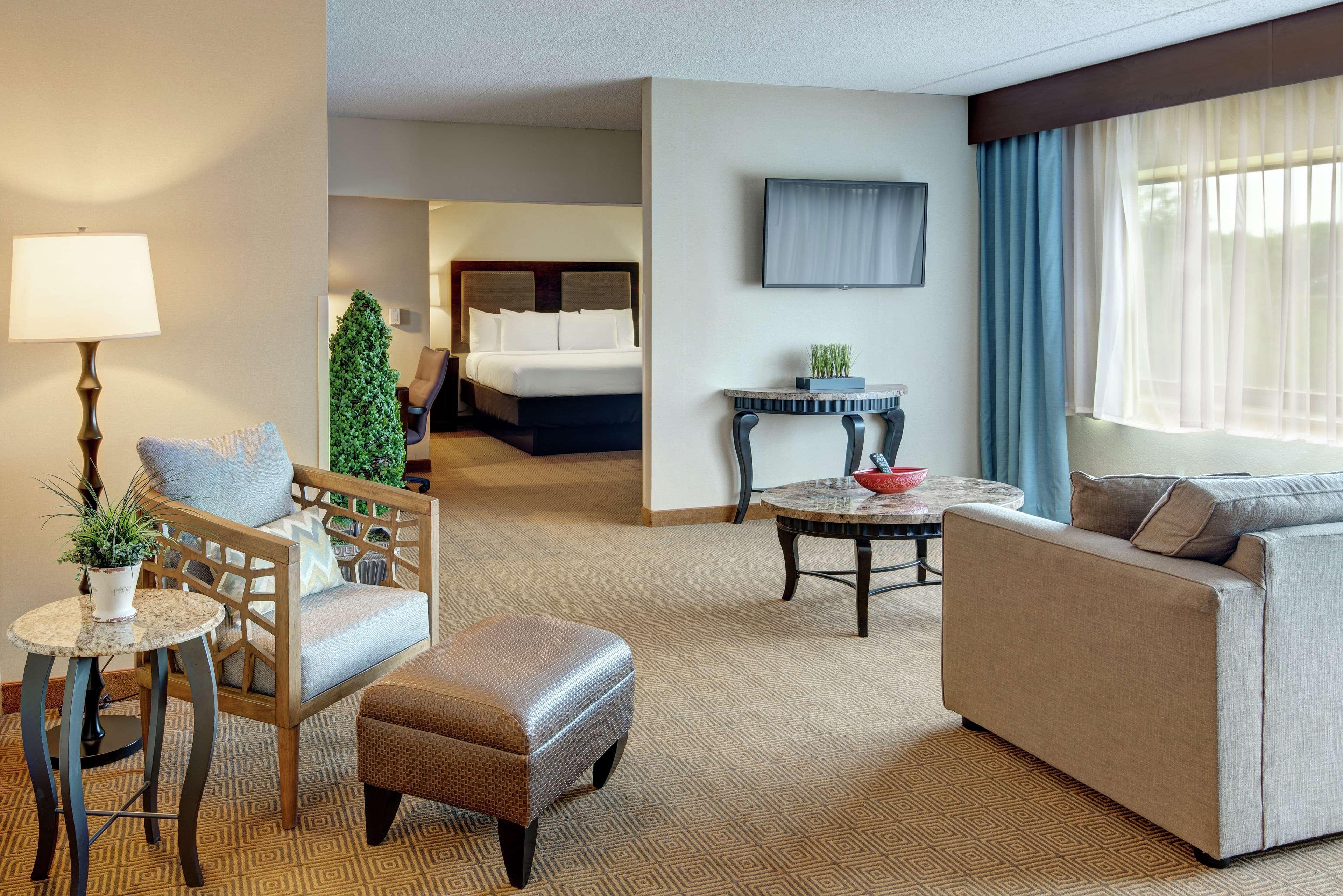 Doubletree By Hilton Tinton Falls-Eatontown Exterior photo