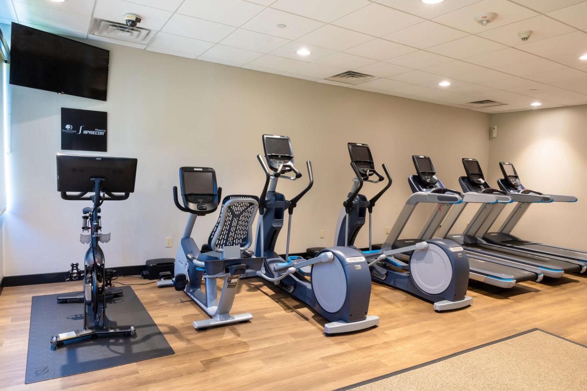 Doubletree By Hilton Tinton Falls-Eatontown Exterior photo