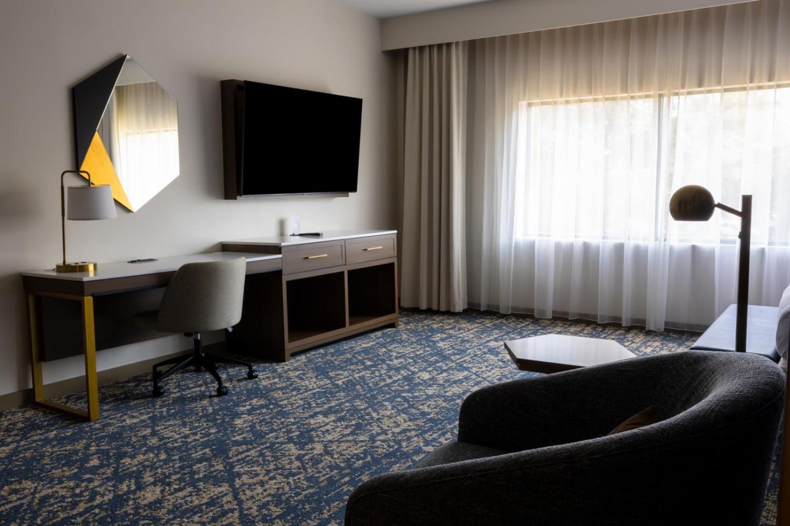 Doubletree By Hilton Tinton Falls-Eatontown Exterior photo