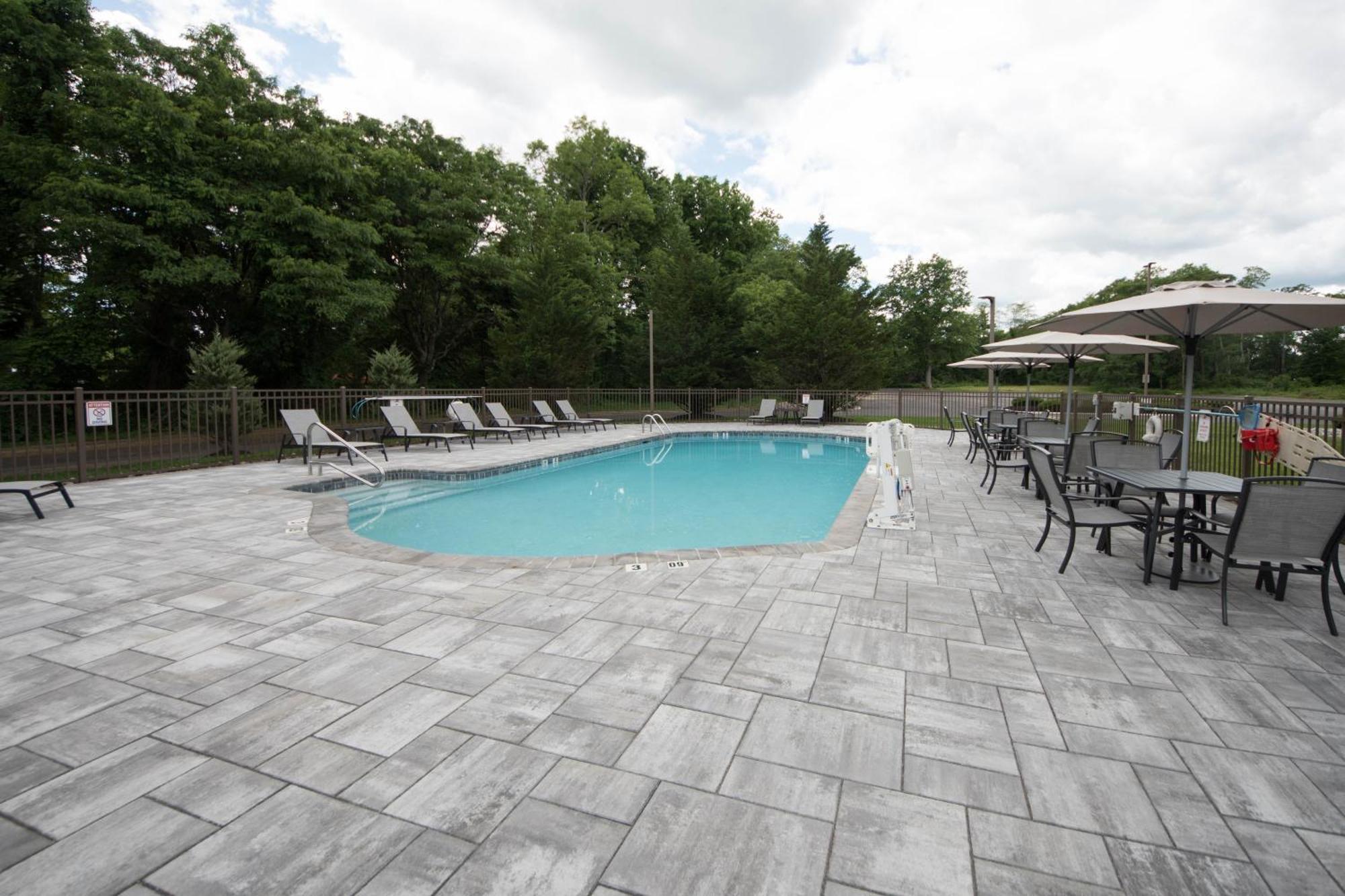 Doubletree By Hilton Tinton Falls-Eatontown Exterior photo